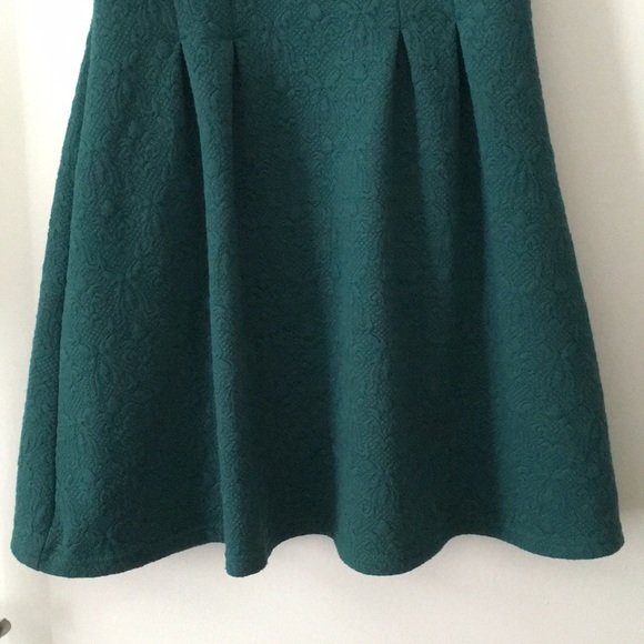 ✨2/$25!✨ Green Pleated Dress - Picture 3 of 8